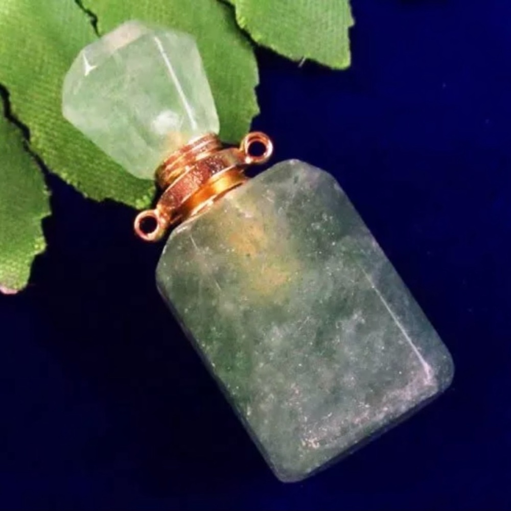 Green Strawberry Quartz Essential Oil Diffuser